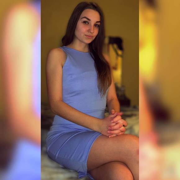 Meet your Posher, Nichole - Picture 1 of 1